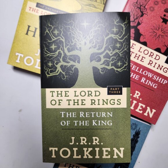 NEW J.R.R. Tolkien Book Bundle Set The Hobbit Lord of the Rings 4 Books - Picture 6 of 15
